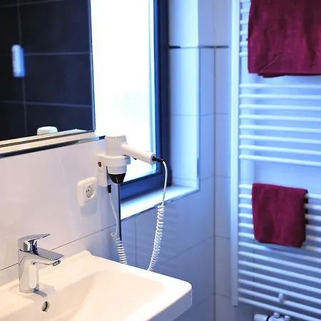 Hotel/restaurant Zum Wiesengrund 3*